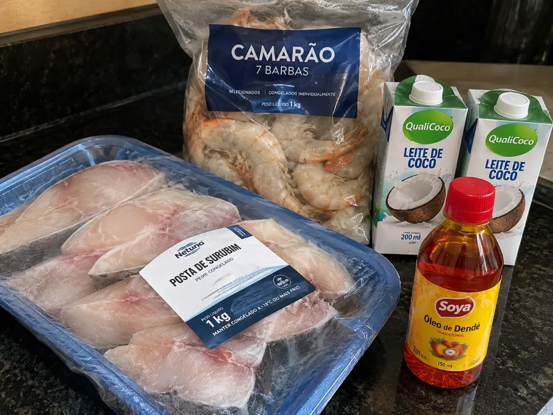 Kit Moqueca da Casa: posta de surubim, camarão 7 barbas, leite de coco e azeite de dendê